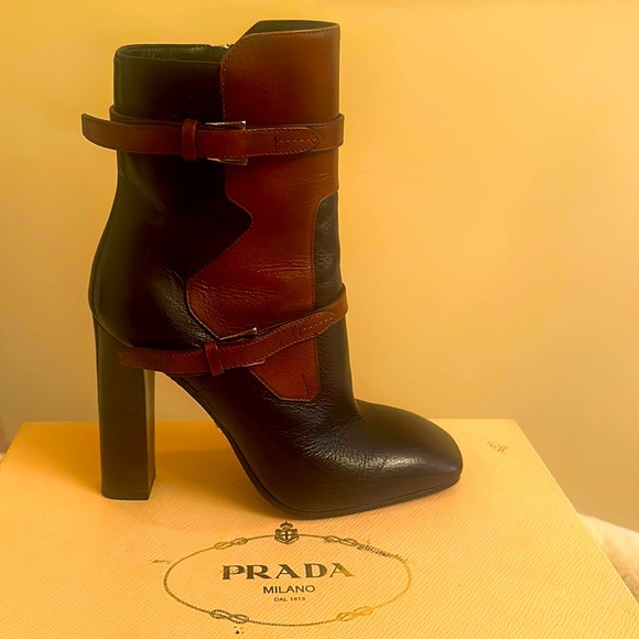 Prada boots  leather black and brown  Great condition . Wore it once . Size 7 - Picture 1 of 5
